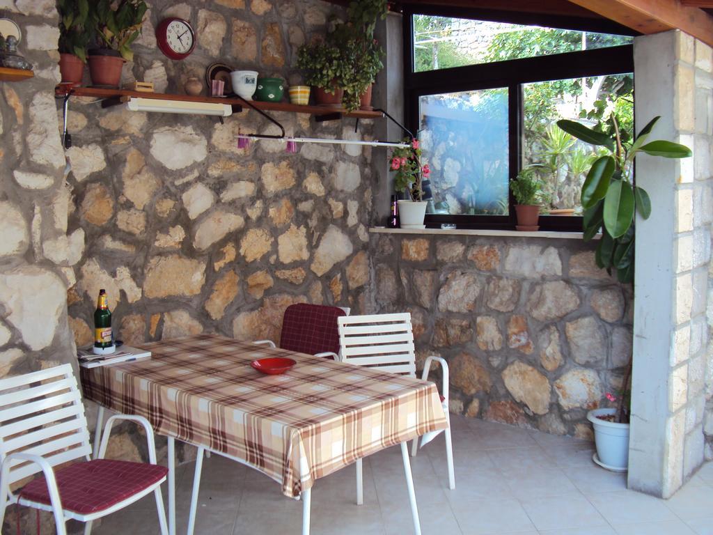 Lemon Apartment