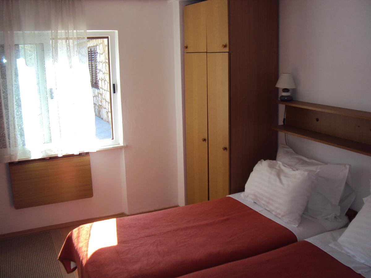 Lemon Apartment *